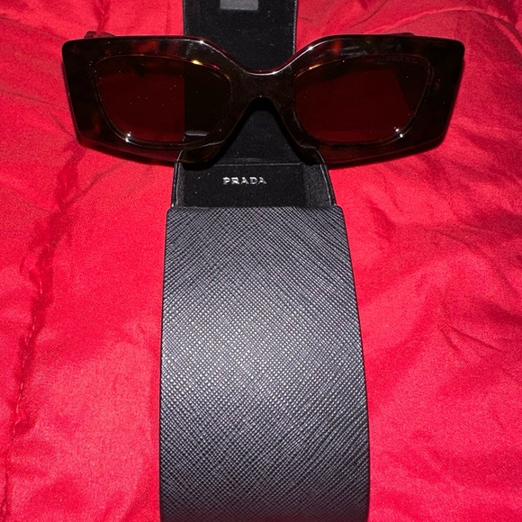 Brand New Authentic Prada Sunglasses in the Prada Case - Picture 2 of 5